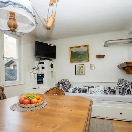 Chalet Obere Alpenhuette In Neben Der Salzach